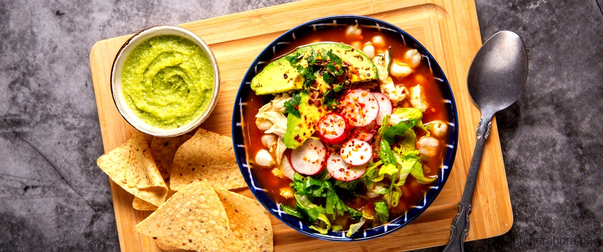 Deléitate con la exquisita salsa criolla peruana en tus platos